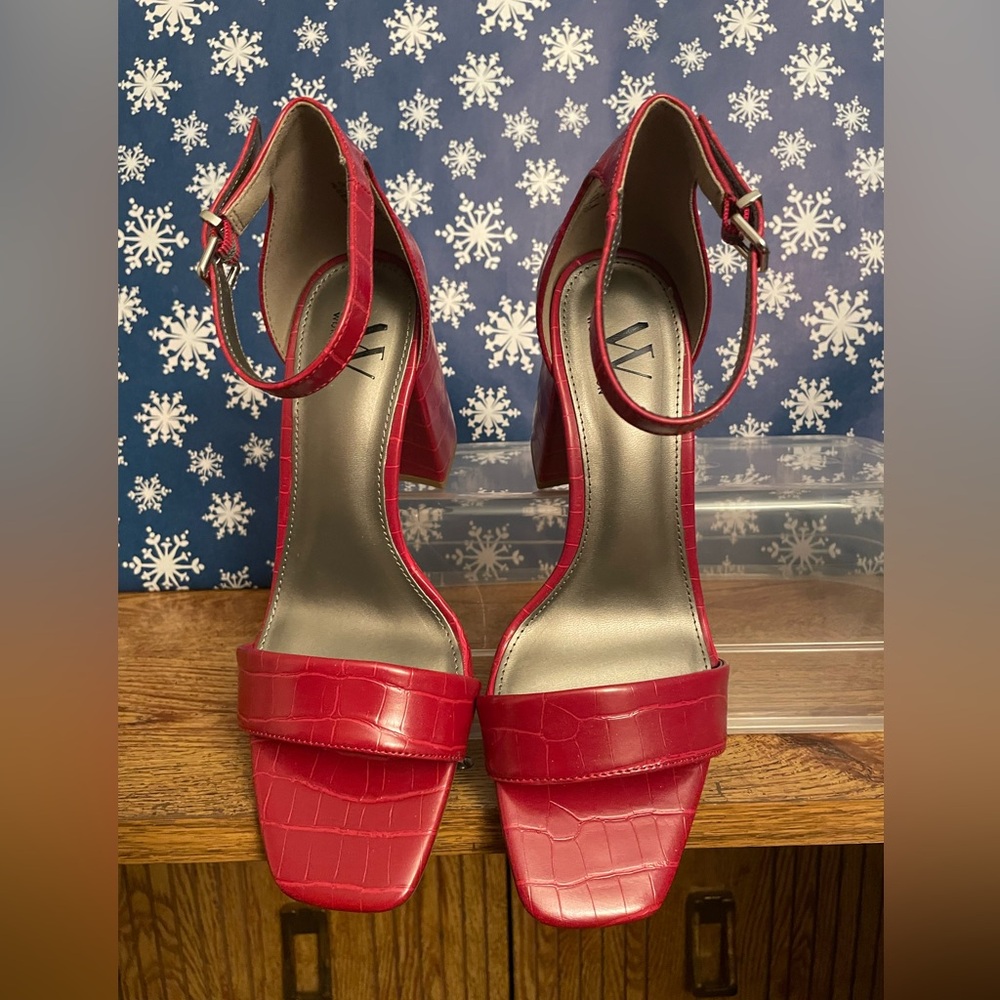 New shoes,beautiful color.